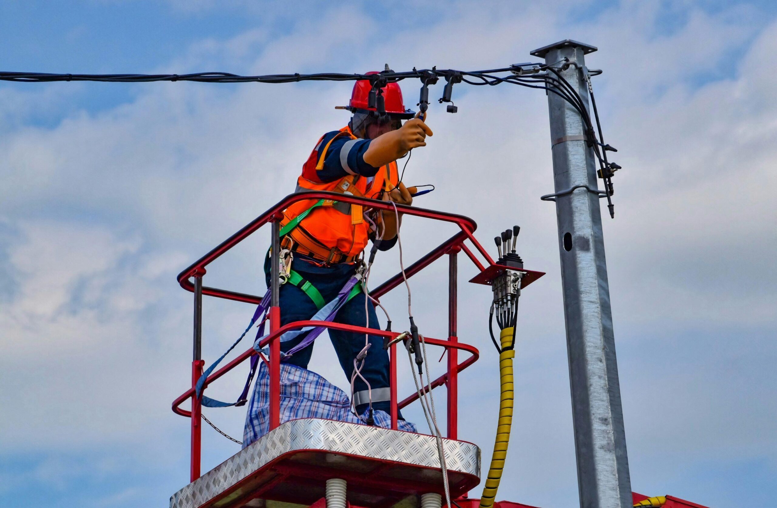 Titan Platforms support the Electrical Mechanical & Engineering Industry